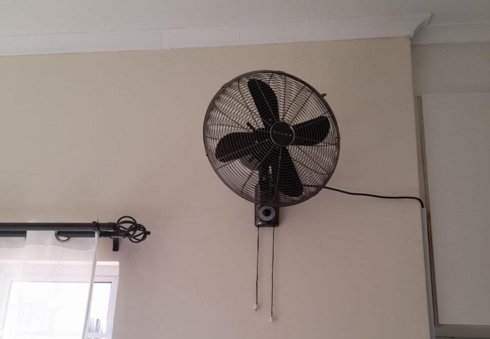 Modern Executive Unit