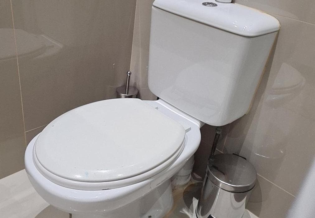 Modern Executive Unit