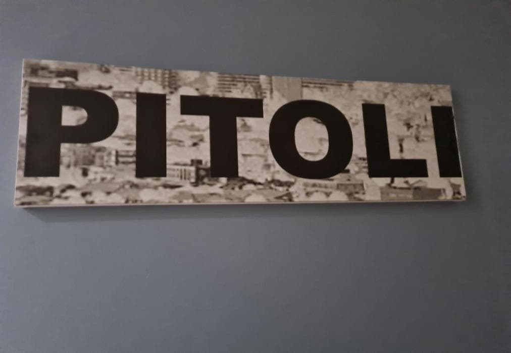 Modern Executive Unit