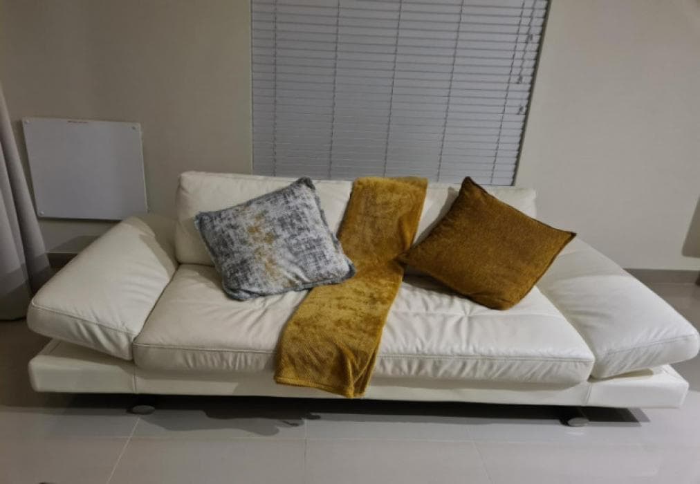 Modern Executive Unit