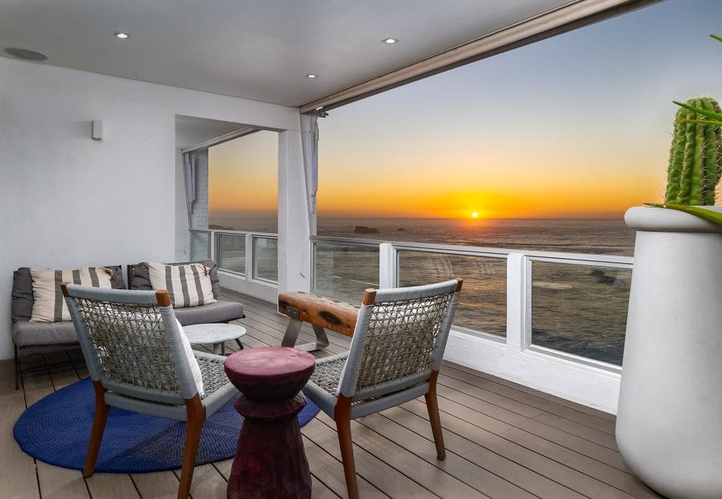 Clifton Art Apartment