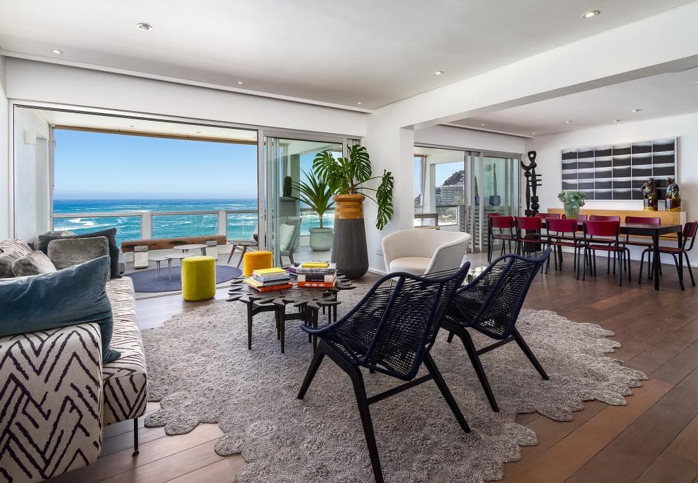 Clifton Art Apartment