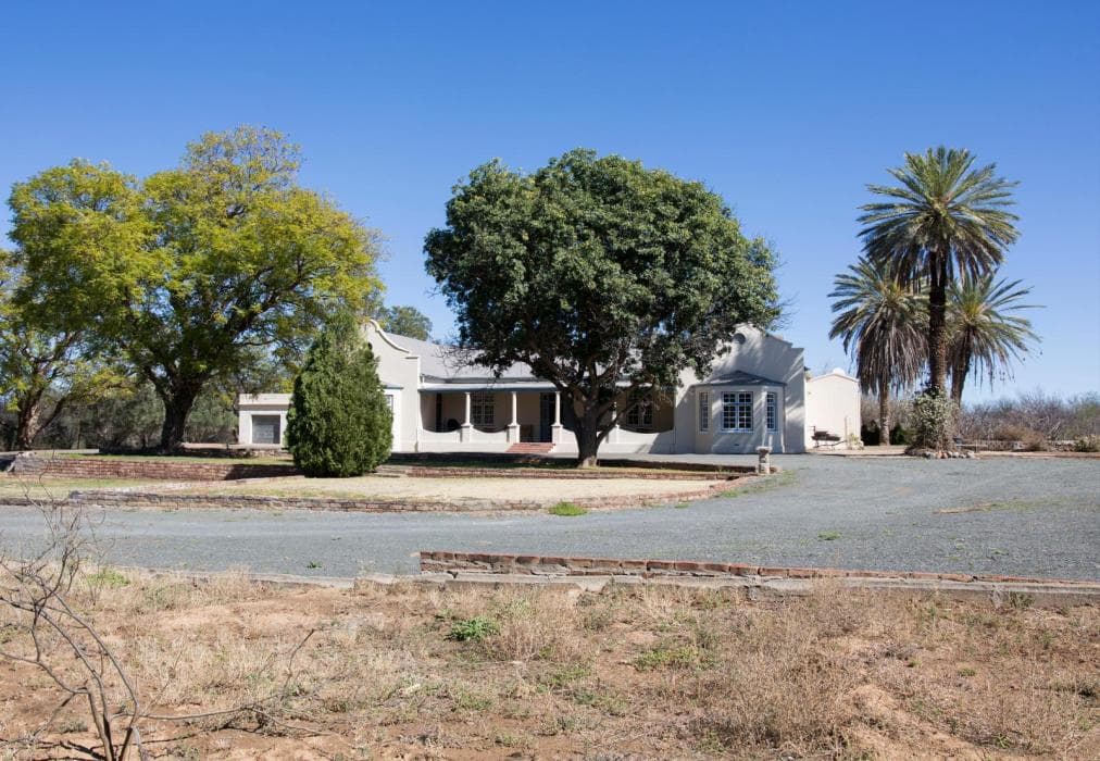 Roode Bloem Farm House