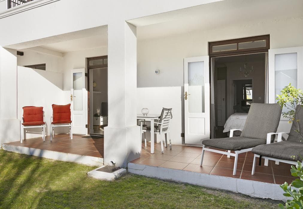 Winelands Golf Lodges 18