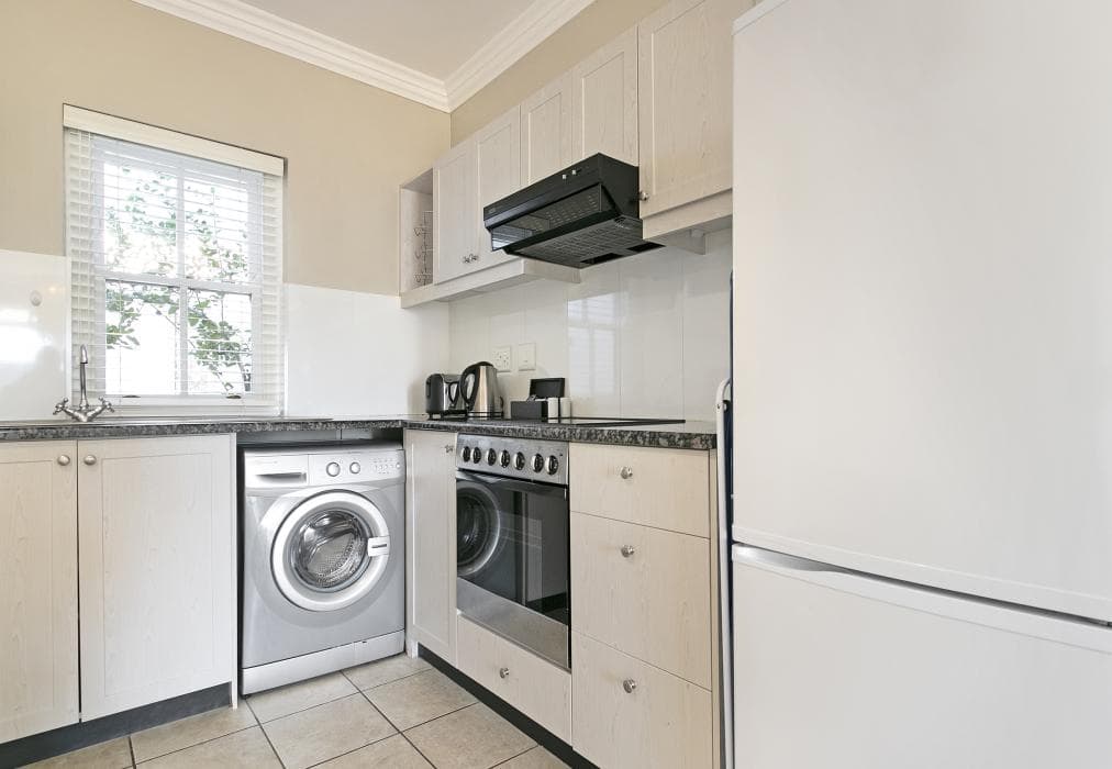 Winelands Golf Lodges 18