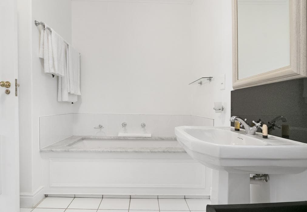 Winelands Golf Lodges 18