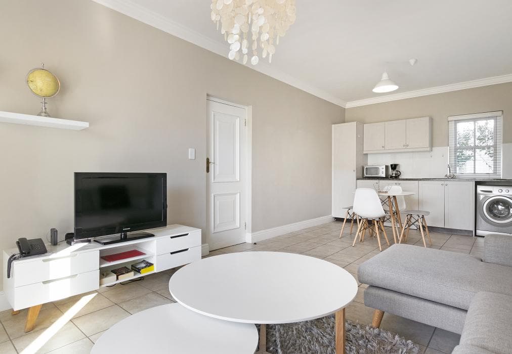 Winelands Golf Lodges 18