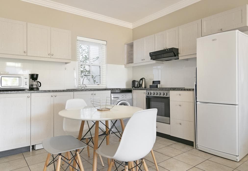 Winelands Golf Lodges 18