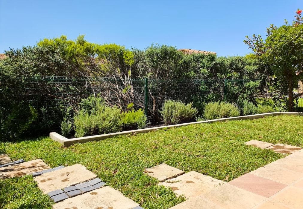 6 Whale Rock Gardens