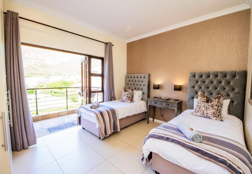 17 Whale Rock Gardens