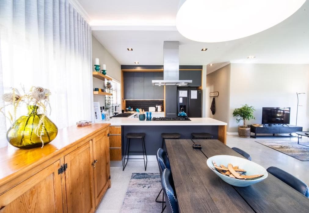 10 Whale Rock Gardens