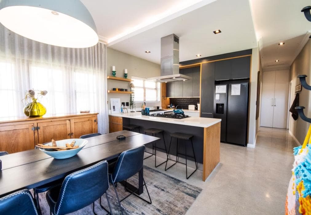 10 Whale Rock Gardens