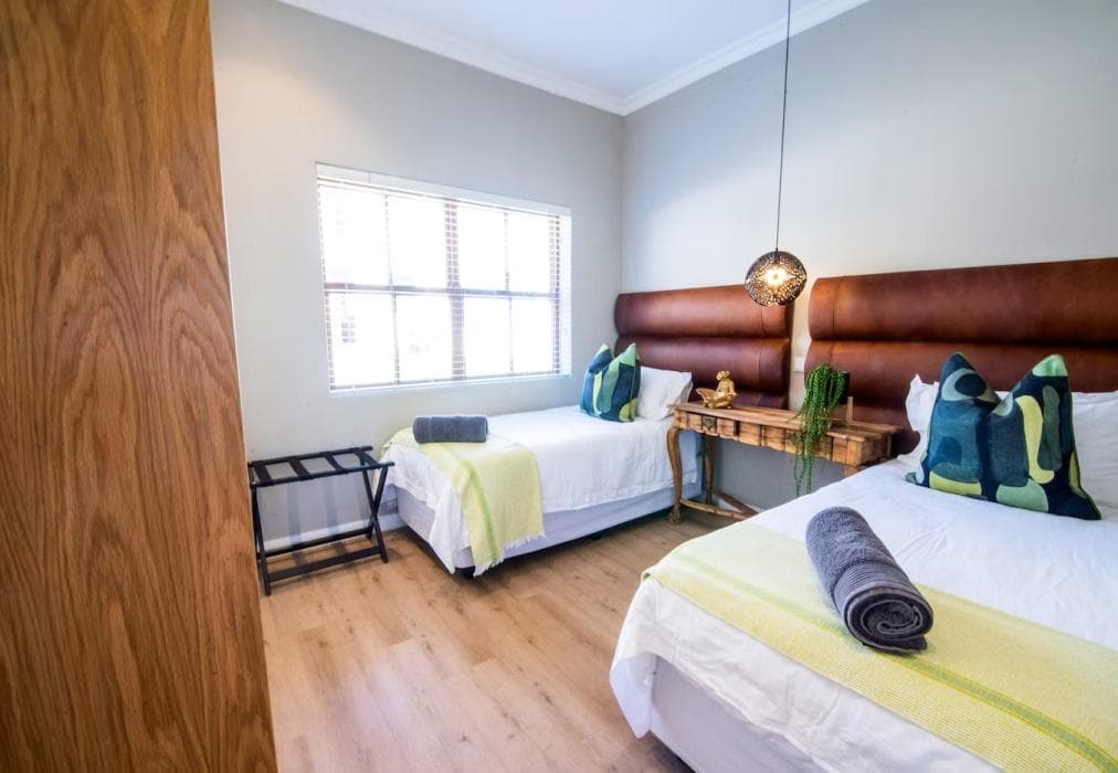 10 Whale Rock Gardens