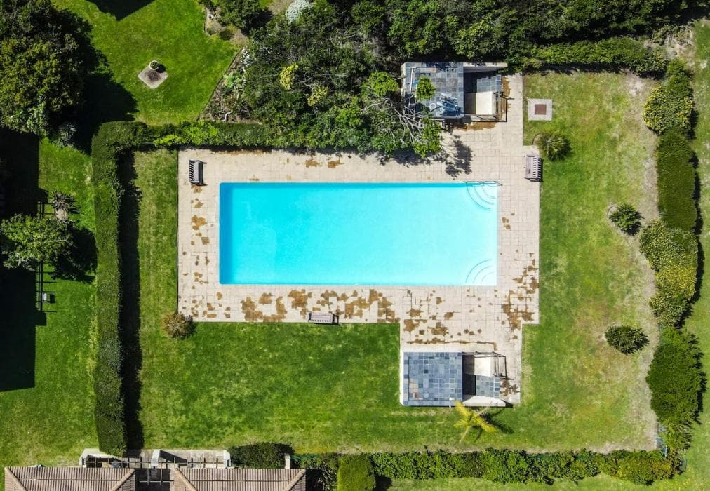 10 Whale Rock Gardens