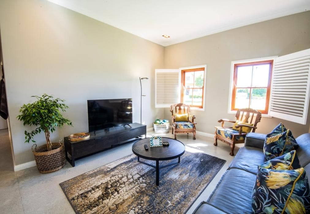 10 Whale Rock Gardens