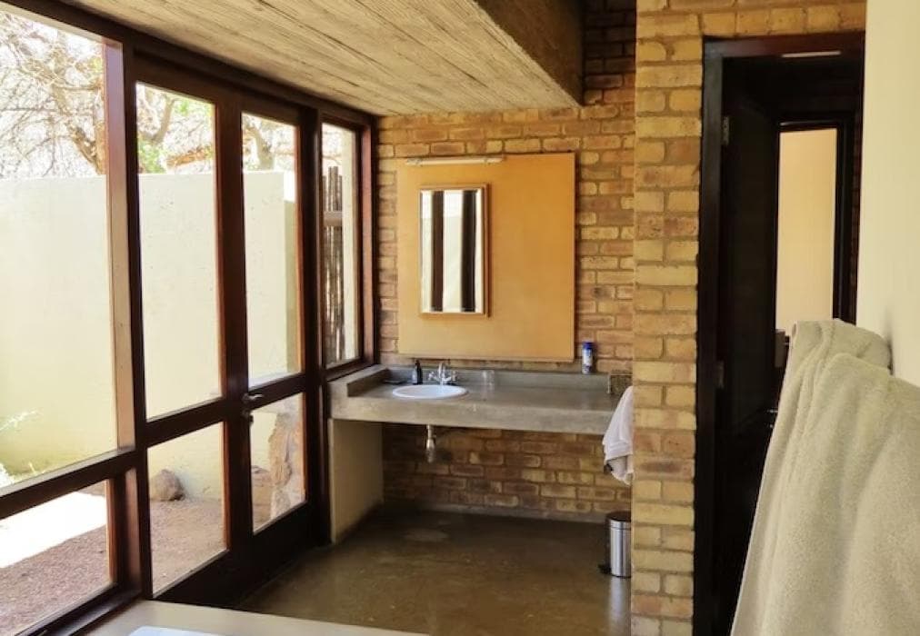 Iwa Imfene Game Lodge IMW2