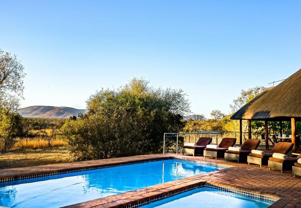 Zebula 8 Bedroom Lodge IV1