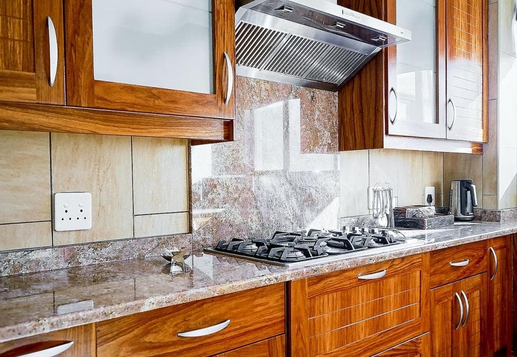 Zebula 8 Bedroom Lodge IV1