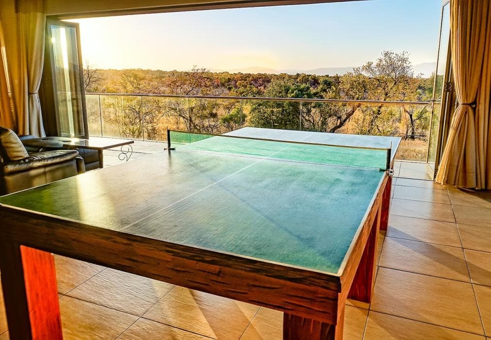 Zebula 8 Bedroom Lodge IV1