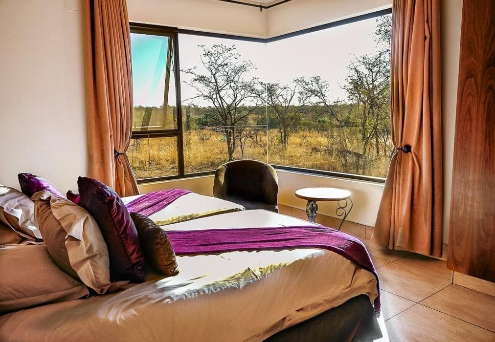Zebula 8 Bedroom Lodge IV1