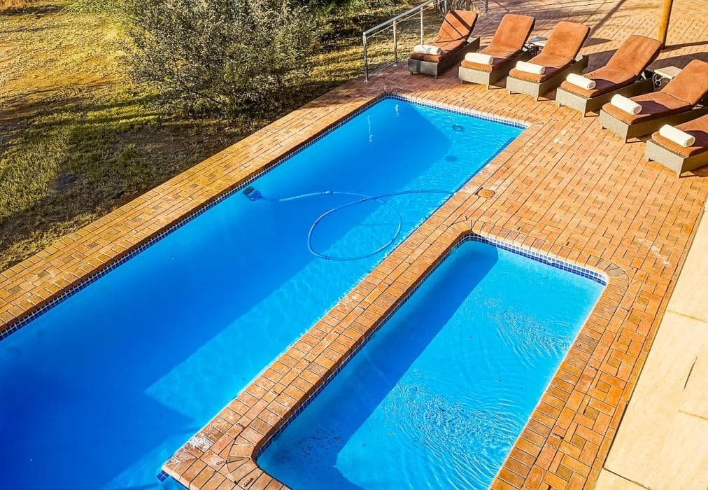 Zebula 8 Bedroom Lodge IV1