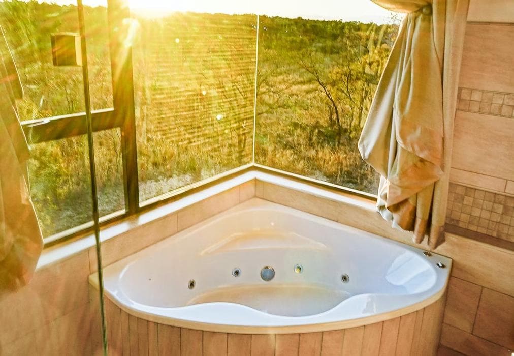 Zebula 8 Bedroom Lodge IV1