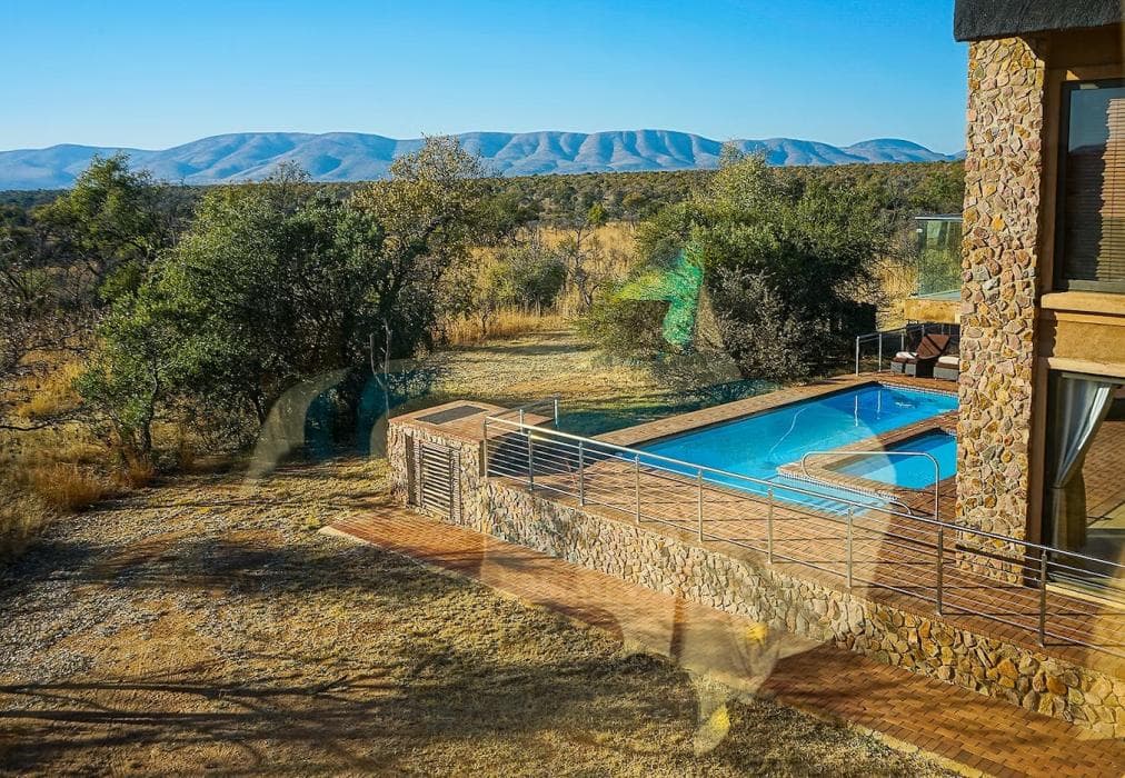 Zebula 8 Bedroom Lodge IV1