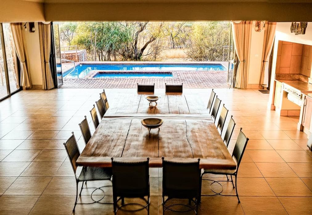 Zebula 8 Bedroom Lodge IV1