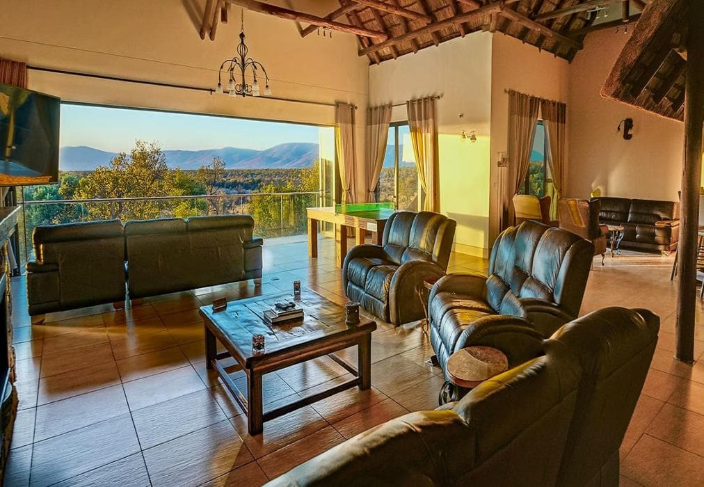 Zebula 8 Bedroom Lodge IV1