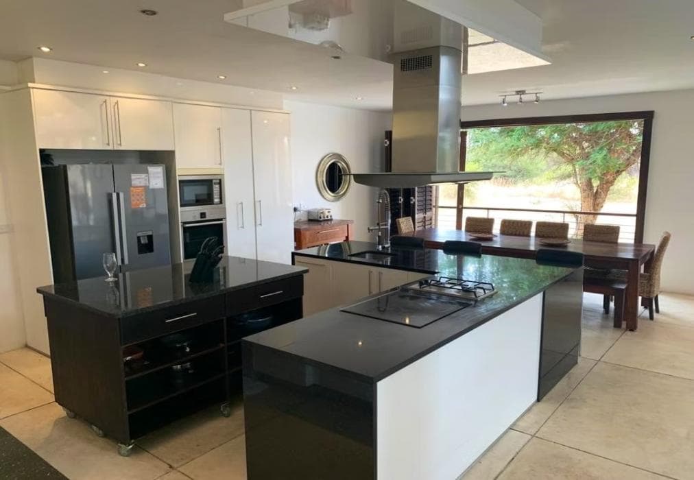 Zebula 5-Bedroom House IZN1