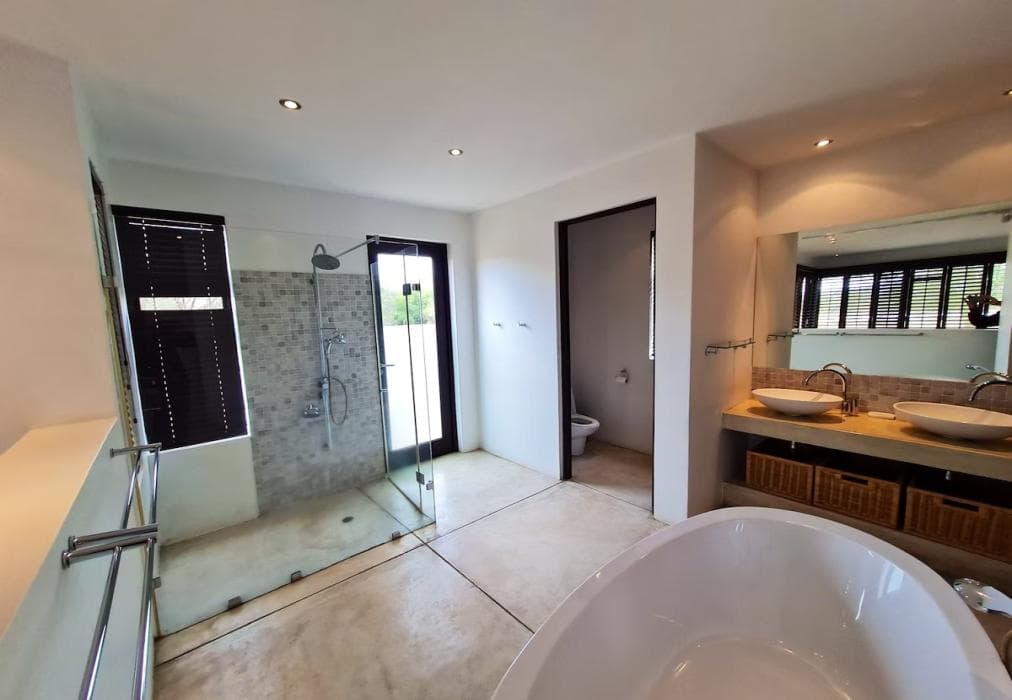 Zebula 5-Bedroom House IZN1