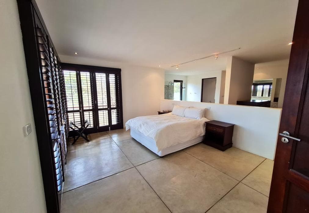 Zebula 5-Bedroom House IZN1