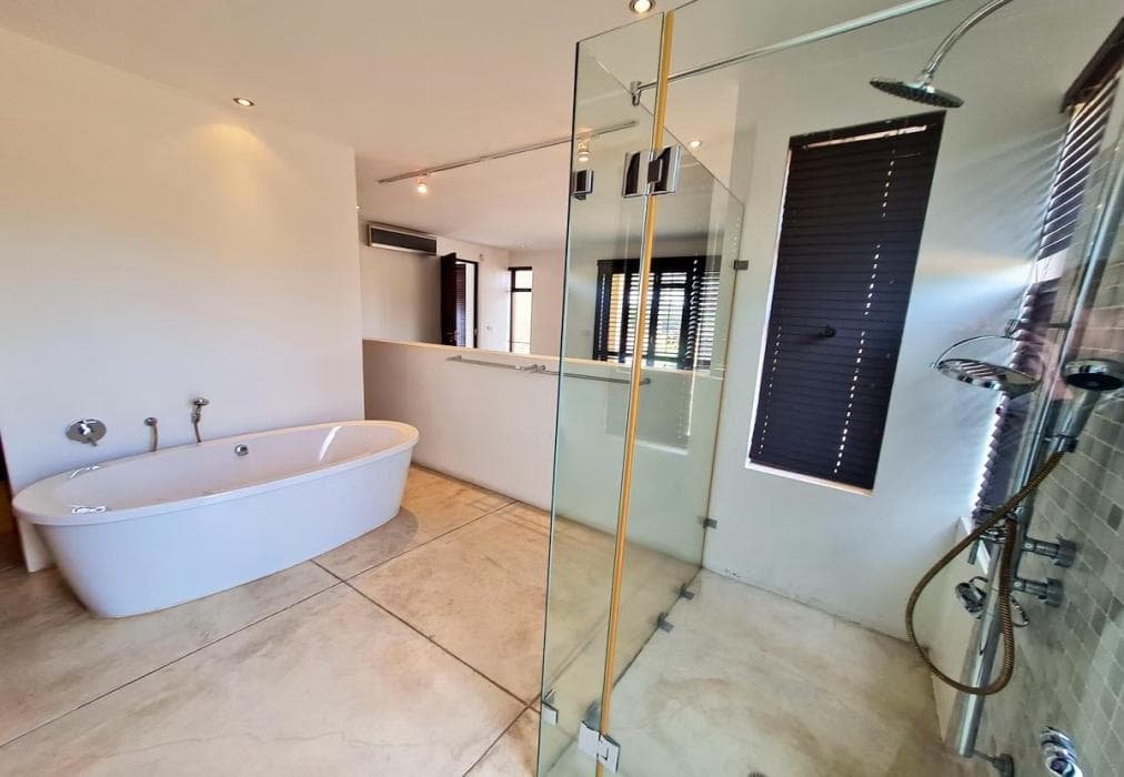 Zebula 5-Bedroom House IZN1