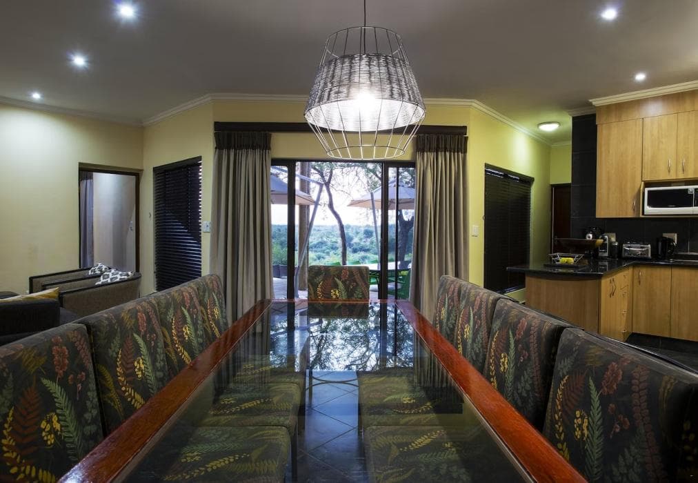 Hippo Hills, Ngwenya Lodge