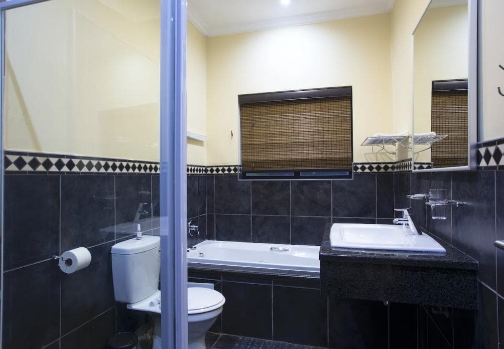 Hippo Hills, Ngwenya Lodge