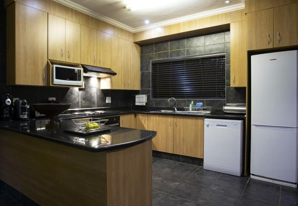 Hippo Hills, Ngwenya Lodge