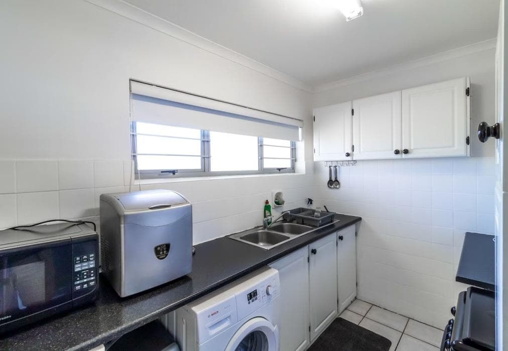 14 Warnerdoone Beachfront Apartment