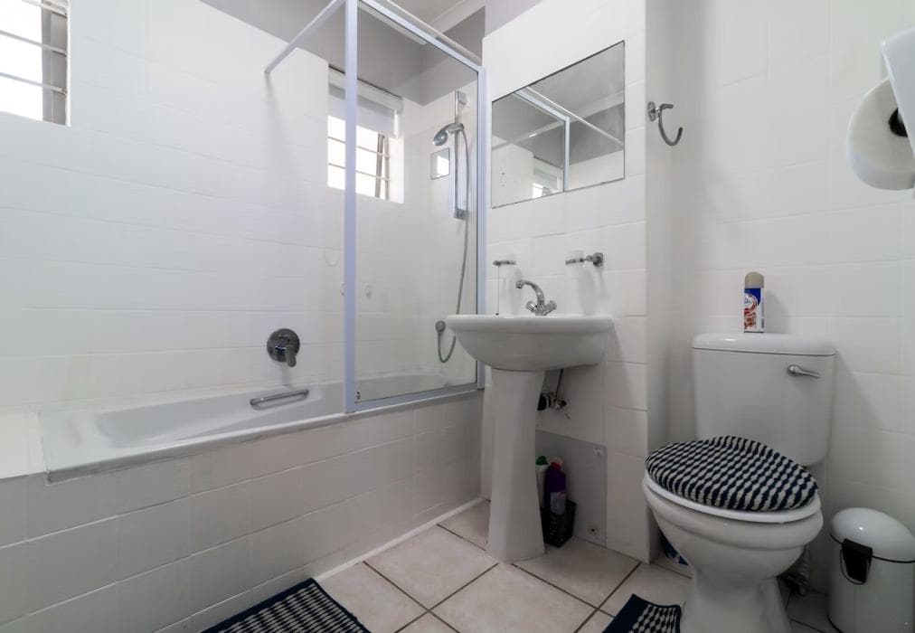 14 Warnerdoone Beachfront Apartment