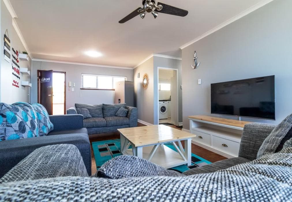 14 Warnerdoone Beachfront Apartment