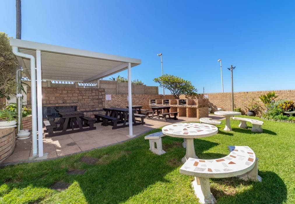 14 Warnerdoone Beachfront Apartment