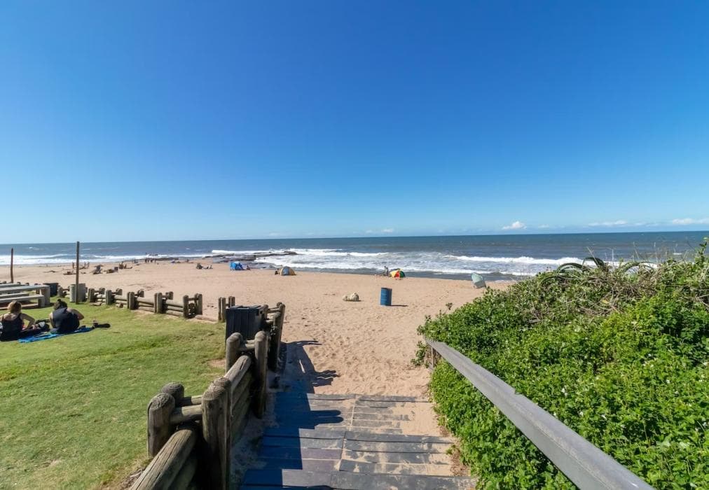 14 Warnerdoone Beachfront Apartment