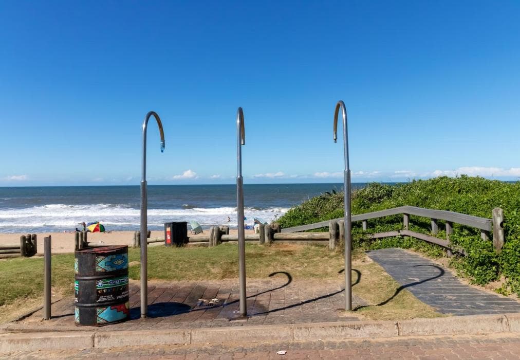 14 Warnerdoone Beachfront Apartment