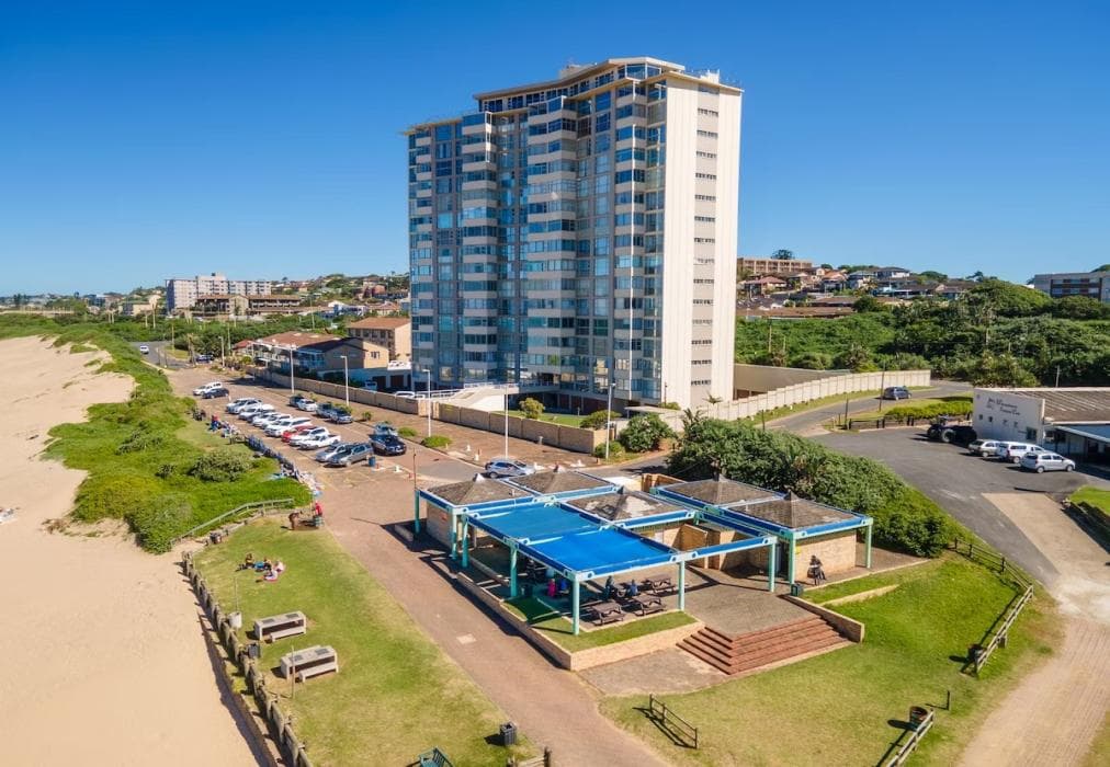14 Warnerdoone Beachfront Apartment
