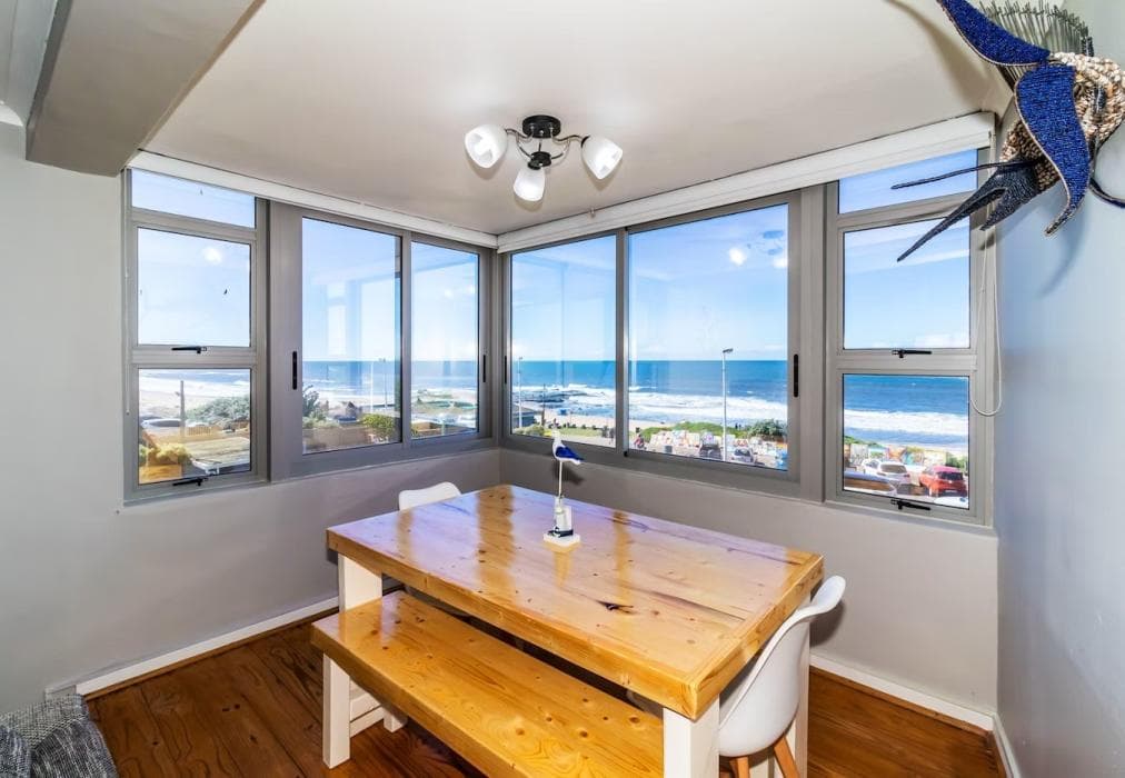 14 Warnerdoone Beachfront Apartment