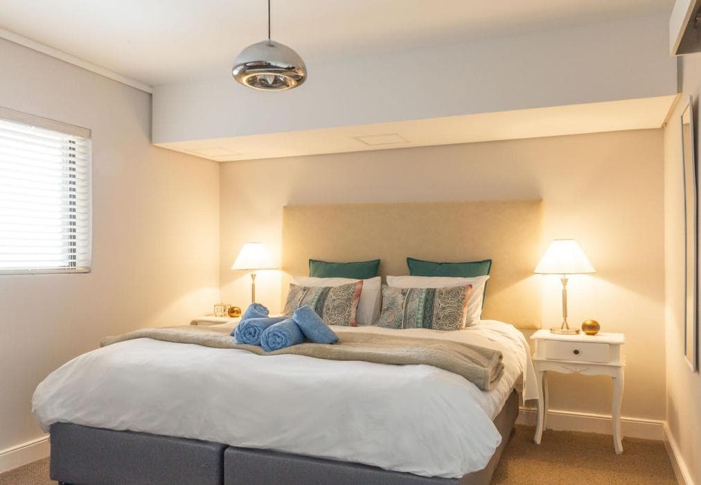 Waters Edge Luxury 1-Bedroom Apartment