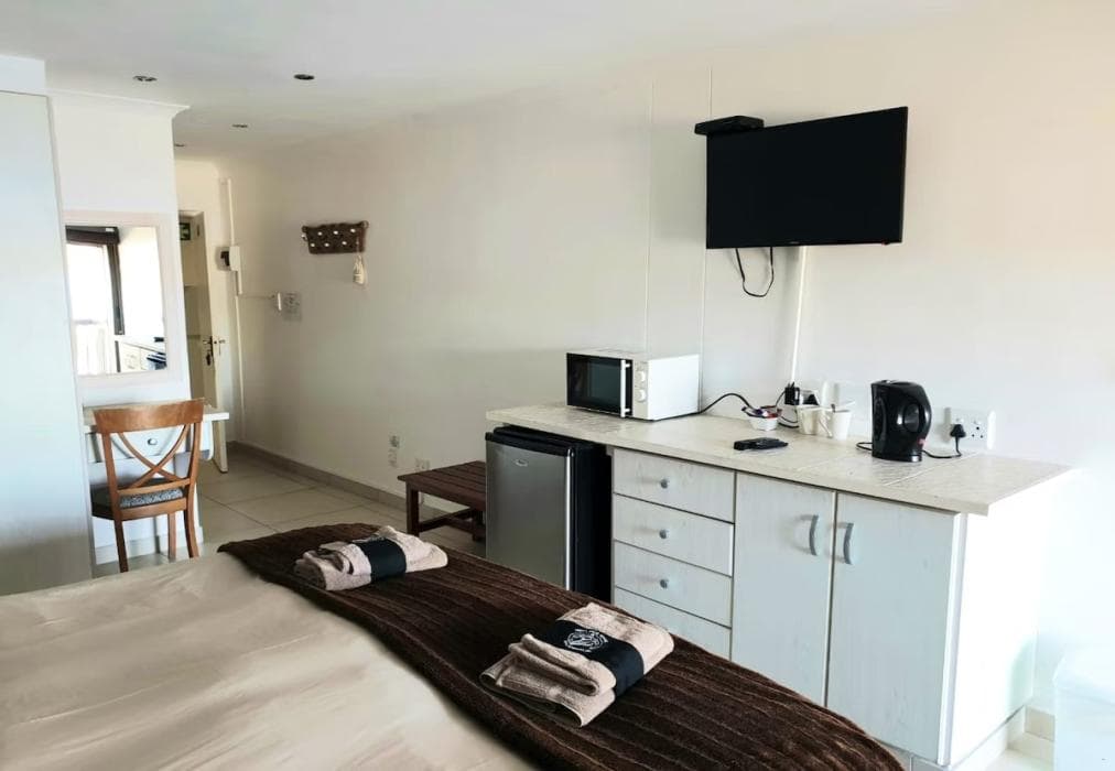 Breede River Lodge Waterfront Room 101