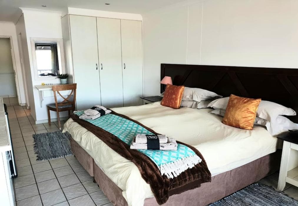 Breede River Lodge Waterfront Room 102