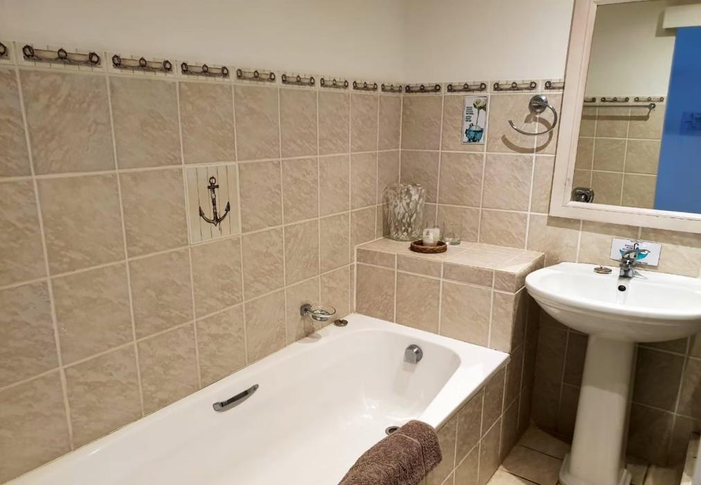 Breede River Lodge Waterfront Room 105