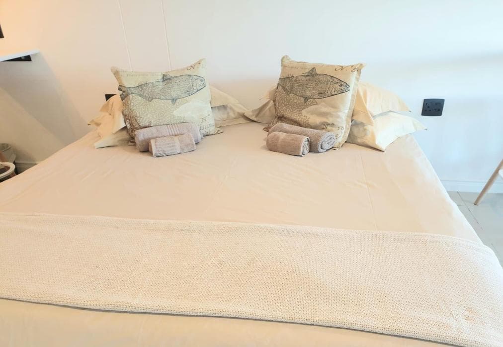 Breede River Lodge Waterfront Room 106