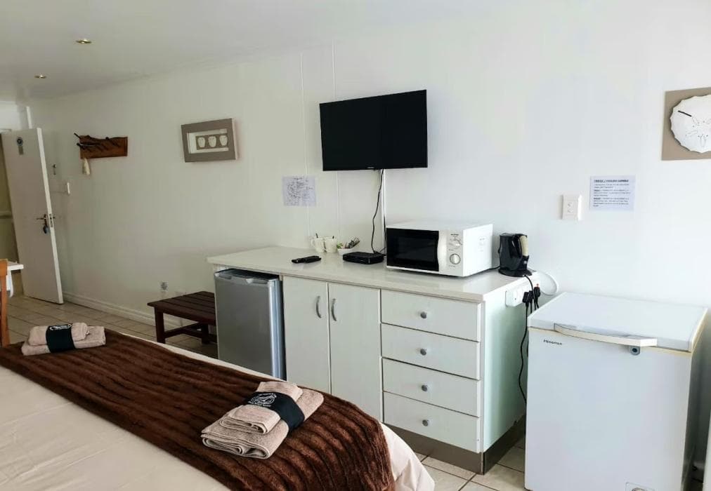 Breede River Lodge Waterfront Room 107